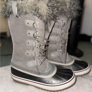 Sorel Black and Gray Fur-Lined Women’s Winter Boots (Waterproof)